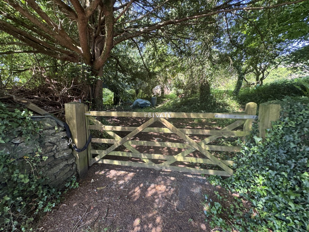 Lot: 47 - LAND WITH PLANNING - Access